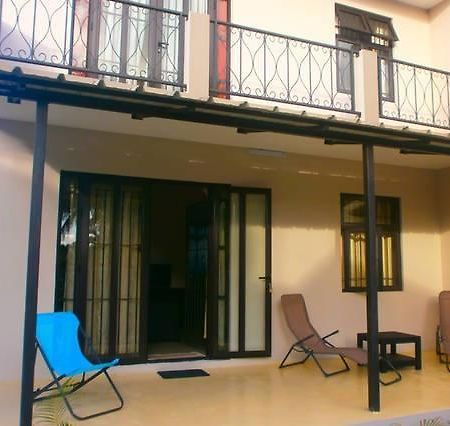 Residence Frangipani Pereybere Beach Exterior photo